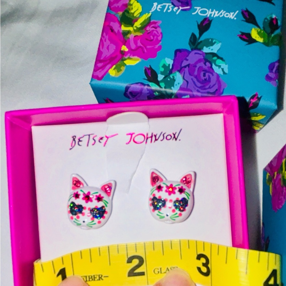 New! ๐ป๐๐ฑ Betsy Johnson CAT earrings!!!๐ฑ๐ป๐ - Picture 8 of 9